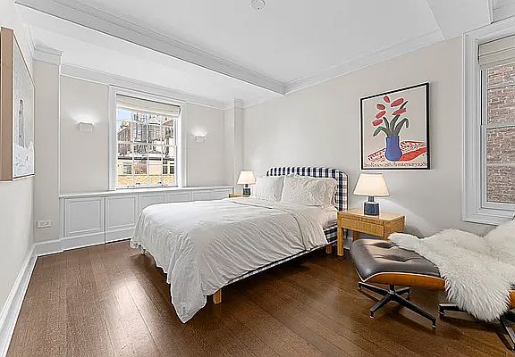 5th image of 28 E 10th St APT 11H