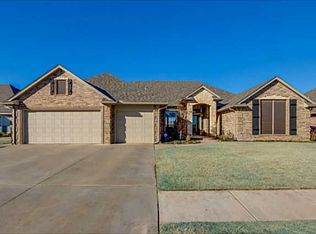 2129 SW 30th St, Moore, OK 73170