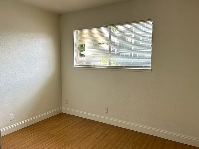 349 Appian Way — Photo 3
