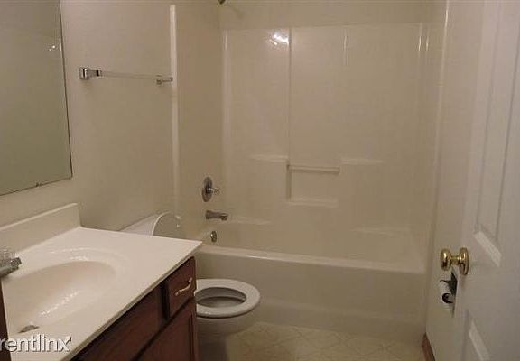 1759 Full Bath (downstairs) 9-23-11