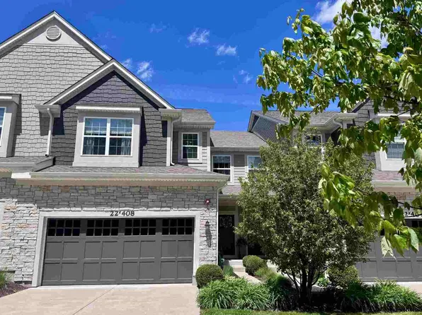 22W408 Autumn Blaze Dr #22W408, Glen Ellyn, IL 60137