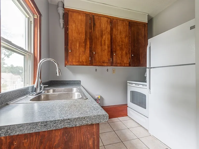 17 Jefferson St #2 — Photo 7