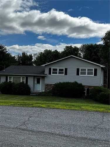 1st image of 18 Orchard Crest Dr
