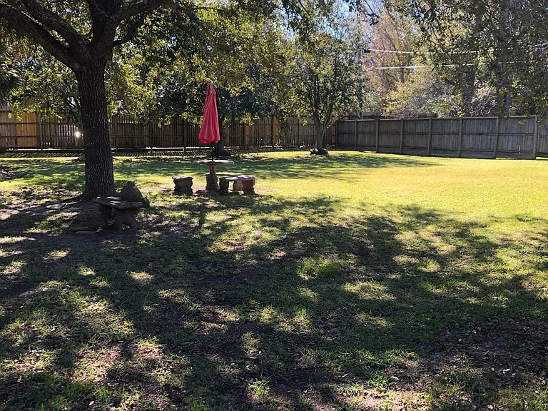 6825 Lexington Dr — Photo 21