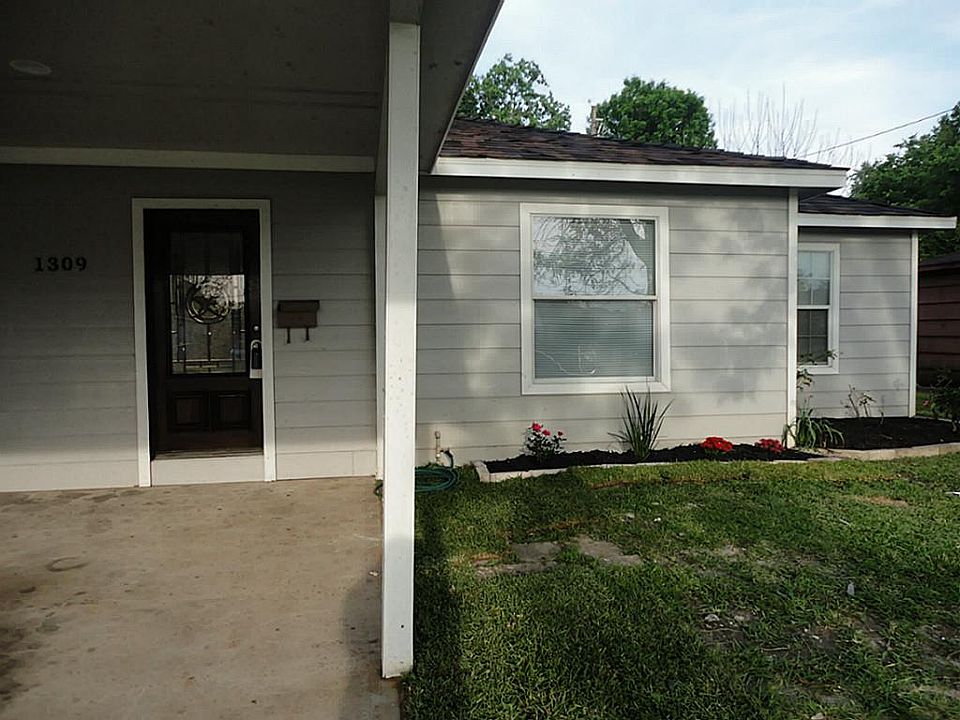1st image of 1309 Briarwood Dr