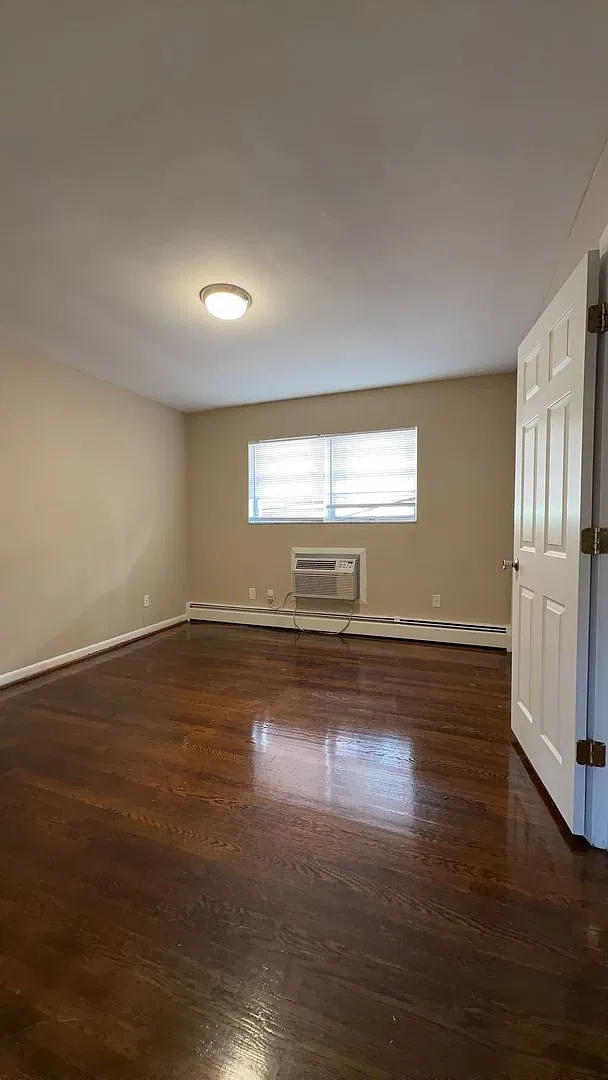 1BR/1Bath Apartment in Roanoke Historic District! — Photo 4