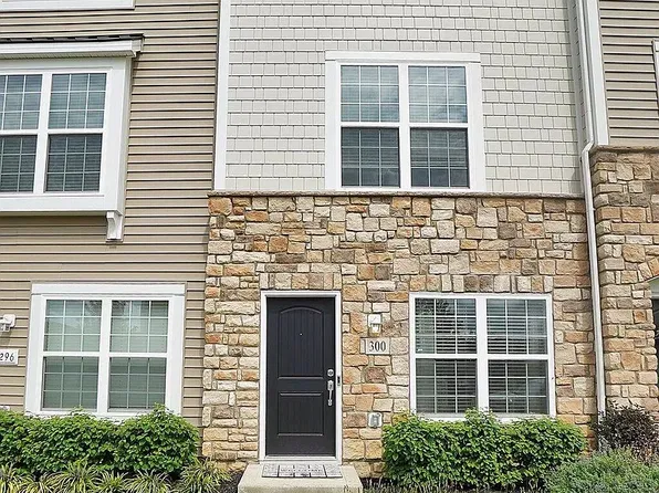 300 Autumn Ridge Cir, Pickerington, OH 43147