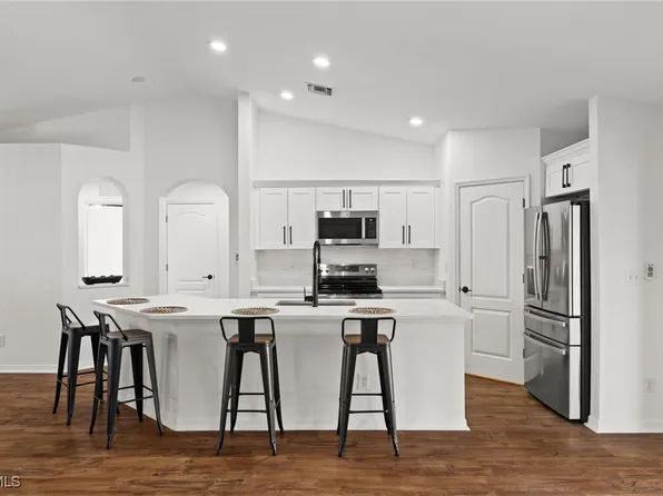 844 NE 6th Pl, Cape Coral, FL 33909