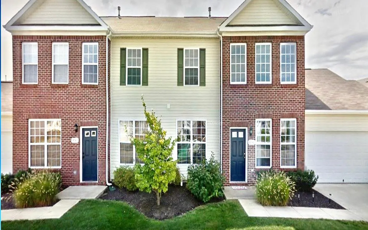 9733 Silver Leaf Dr — Photo 1