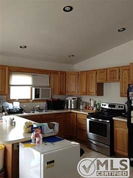 2nd image of 645 Michigan Ave