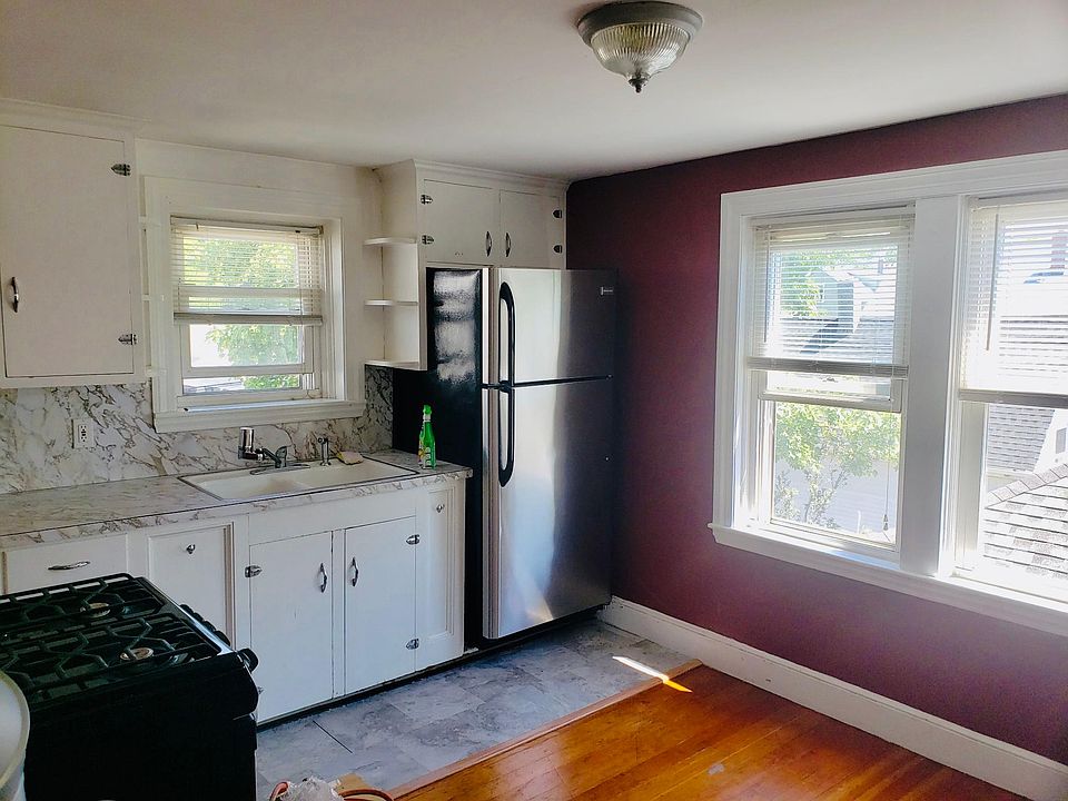 1st image of 248 Wood St #3