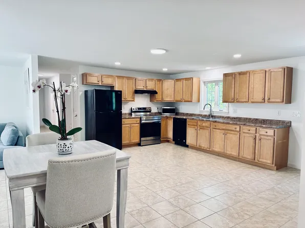 30 Rivers Edge Rd #1, Gray, ME 04039