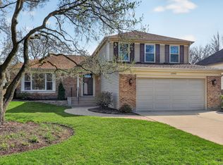 2340 Appleby Dr, Wheaton, IL 60189