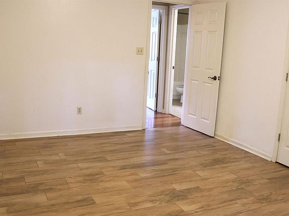 5th image of 7854 Jefferson Place Blvd #11B