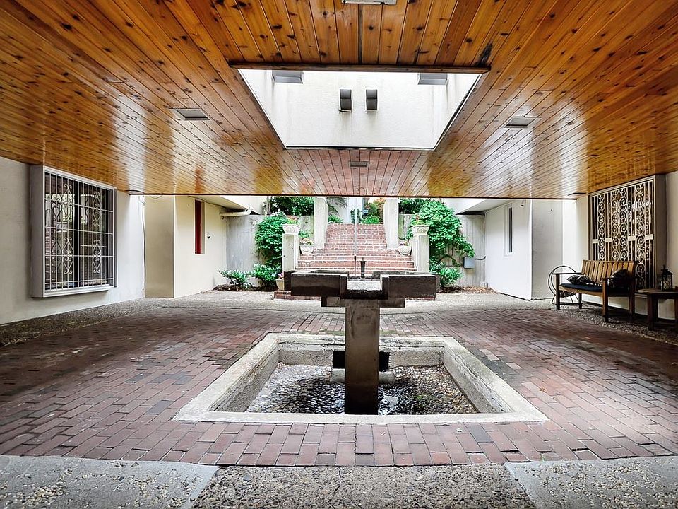 1st image of 32 Lombard Mews