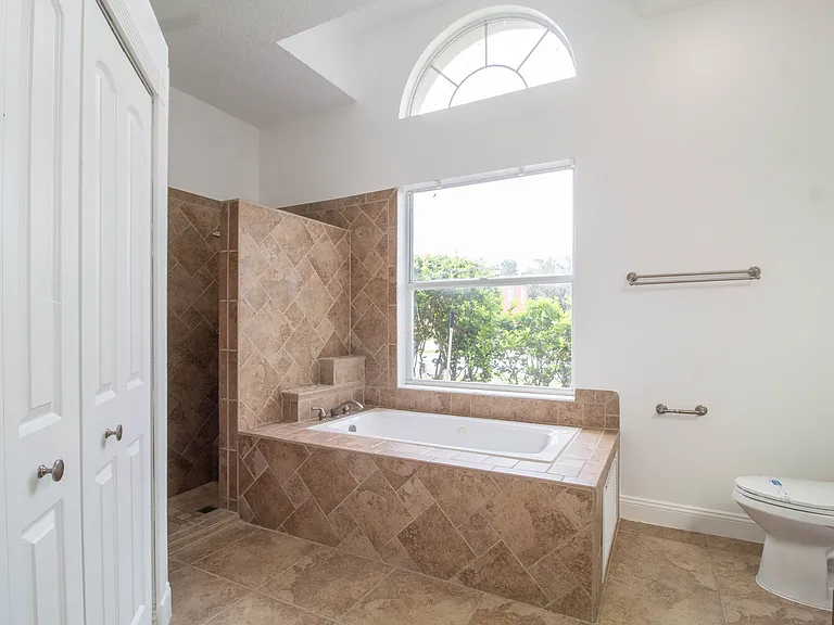 2782 Picadilly Cir — Photo 25