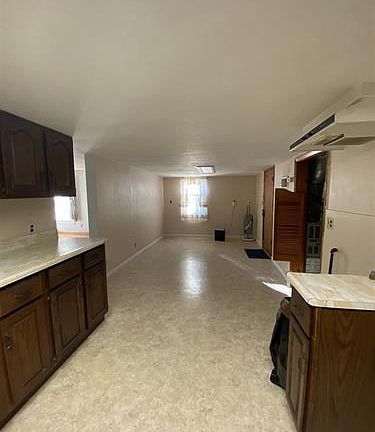 5th image of 800 Lavern Ave