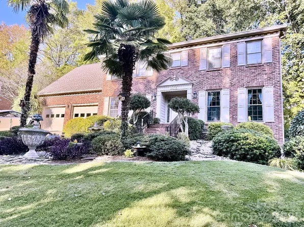 2415 Hopecrest Dr, Charlotte, NC 28210