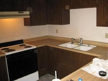 3rd image of 4054 Tresler Ave