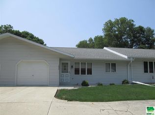 1022 5th Ave #4, Sheldon, IA 51201