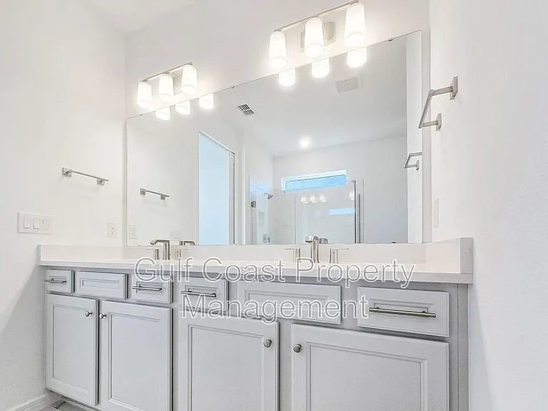 11224 Shoreline Trl — Photo 14