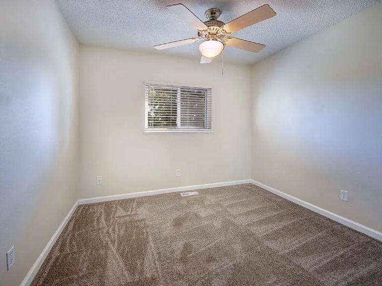 7490 Churchwood Cir — Photo 25