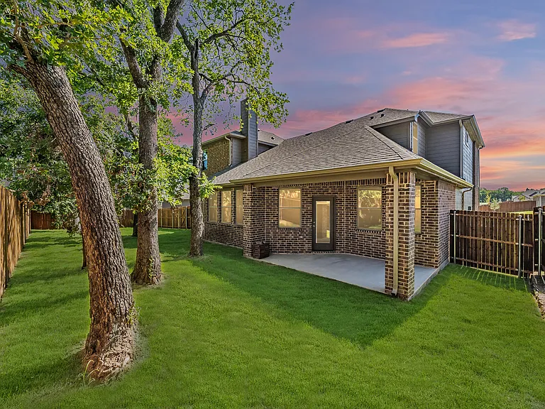 241 Gardenia Dr — Photo 52