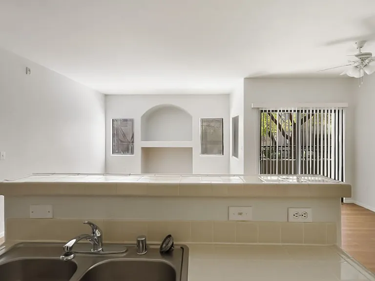 8250 N Grand Canyon Dr #1137-20 — Photo 11