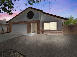 2581 Bottle Tree Dr, Palmdale, CA 93550