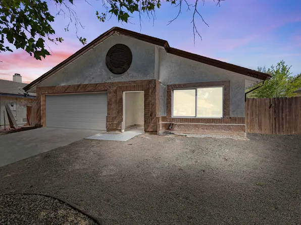 2581 Bottle Tree Dr, Palmdale, CA 93550