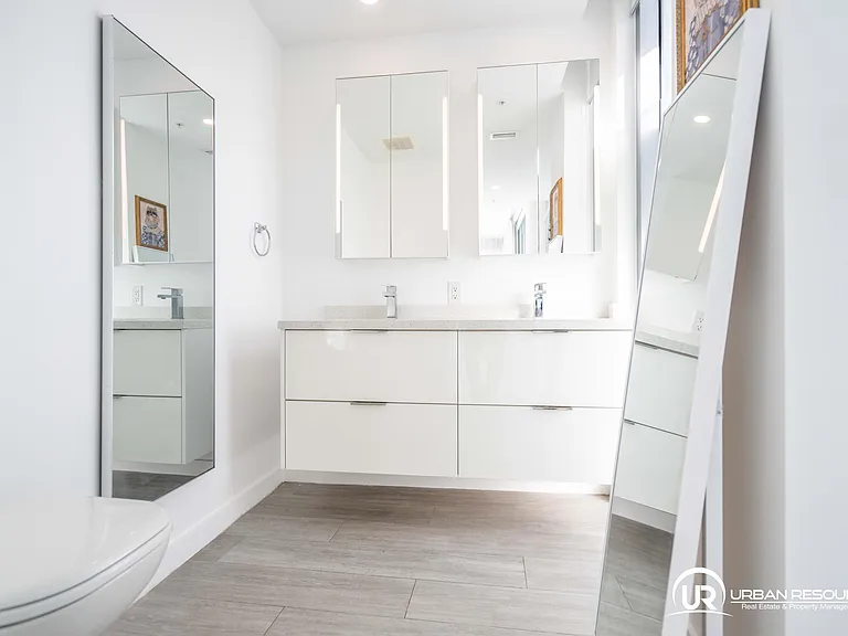 8425 Crespi Blvd #304 — Photo 45