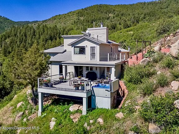 2nd image of 2602 Hidden Valley Rd