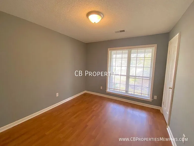 8115 Kerry Dr — Photo 4