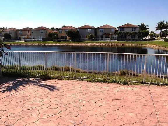 2nd image of 7568 NW 113th Ct