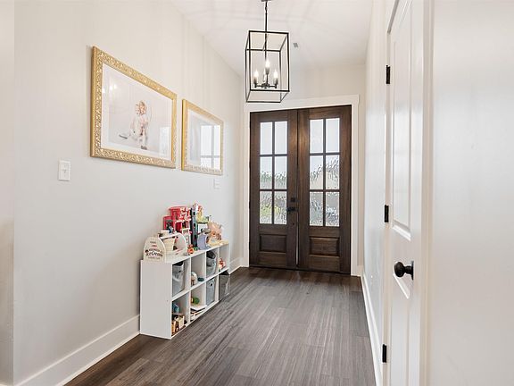 2nd image of 114 Eva Ln