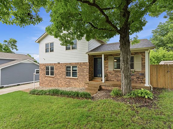 2nd image of 3128 Stoney Brook Cir