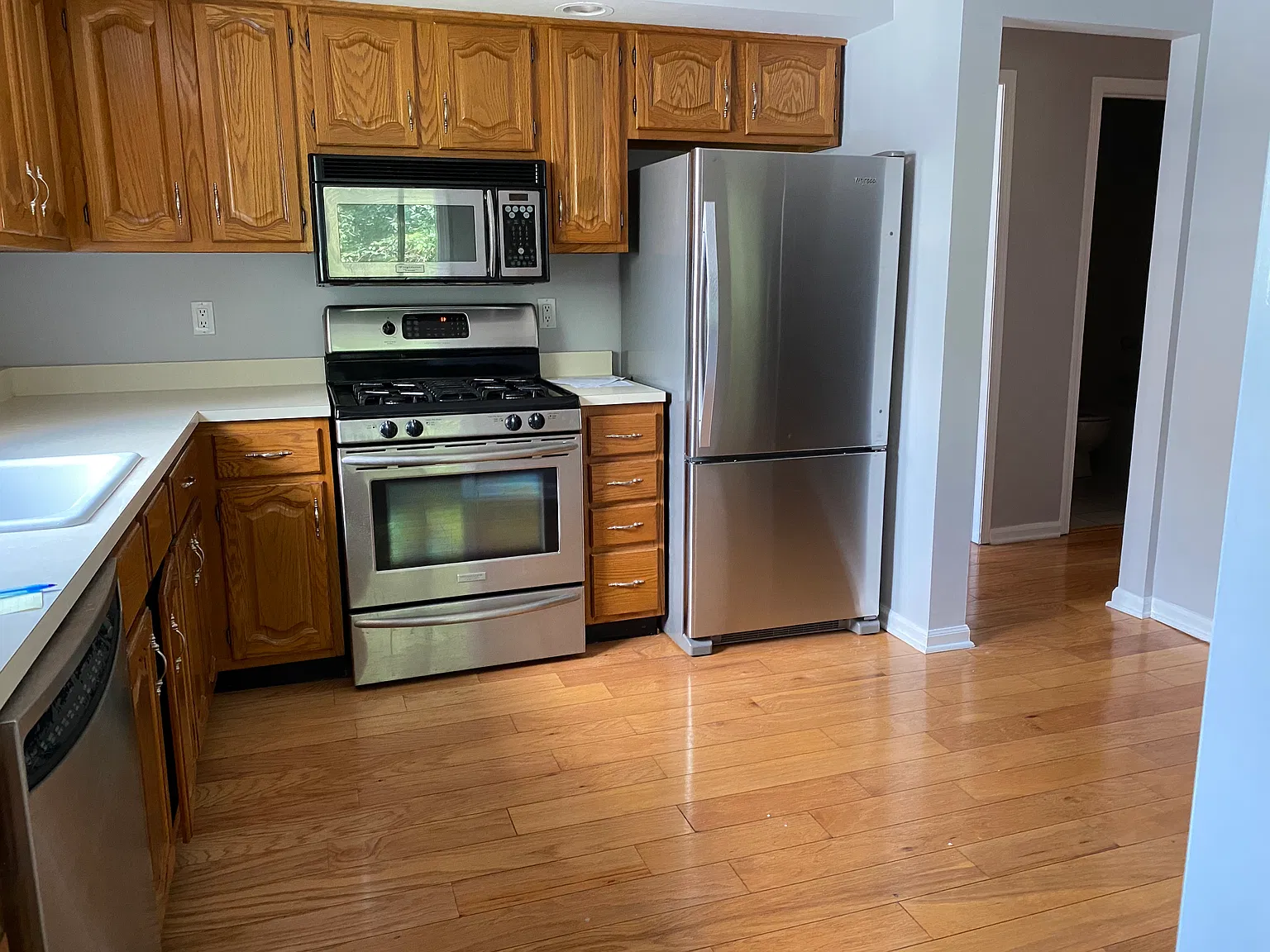 1 bed, 983 sqft, $2,500 — Photo 4