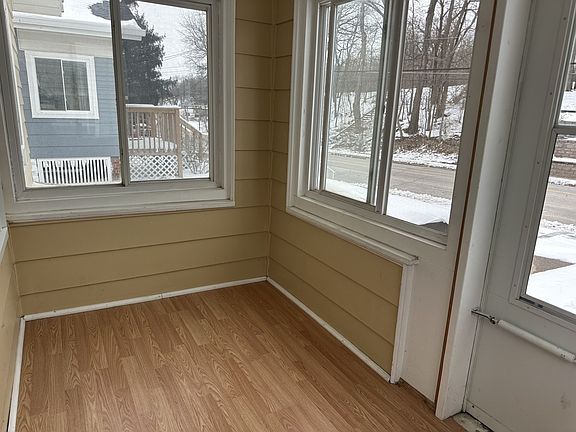 3rd image of 3137 Telegraph Rd