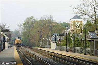 2nd image of 7575 Crowley St