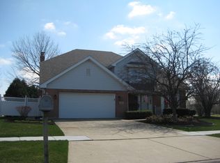 2160 Finborough Cir, New Lenox, IL 60451