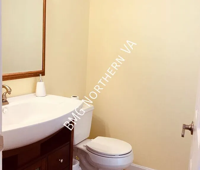 8957 Rolling Rd — Photo 13