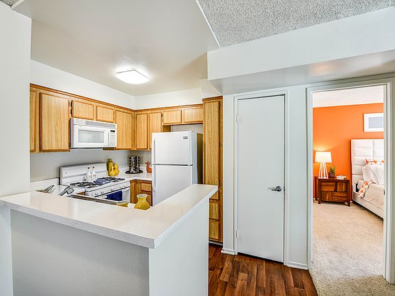 3rd image of 311 N Buena Vista St #303214