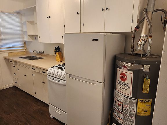 4th image of 708 8th St N #708
