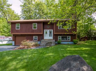 8 Hoover Ct, Monroe, NY 10950