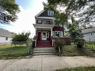 2136 N 11th St, Milwaukee, WI 53205