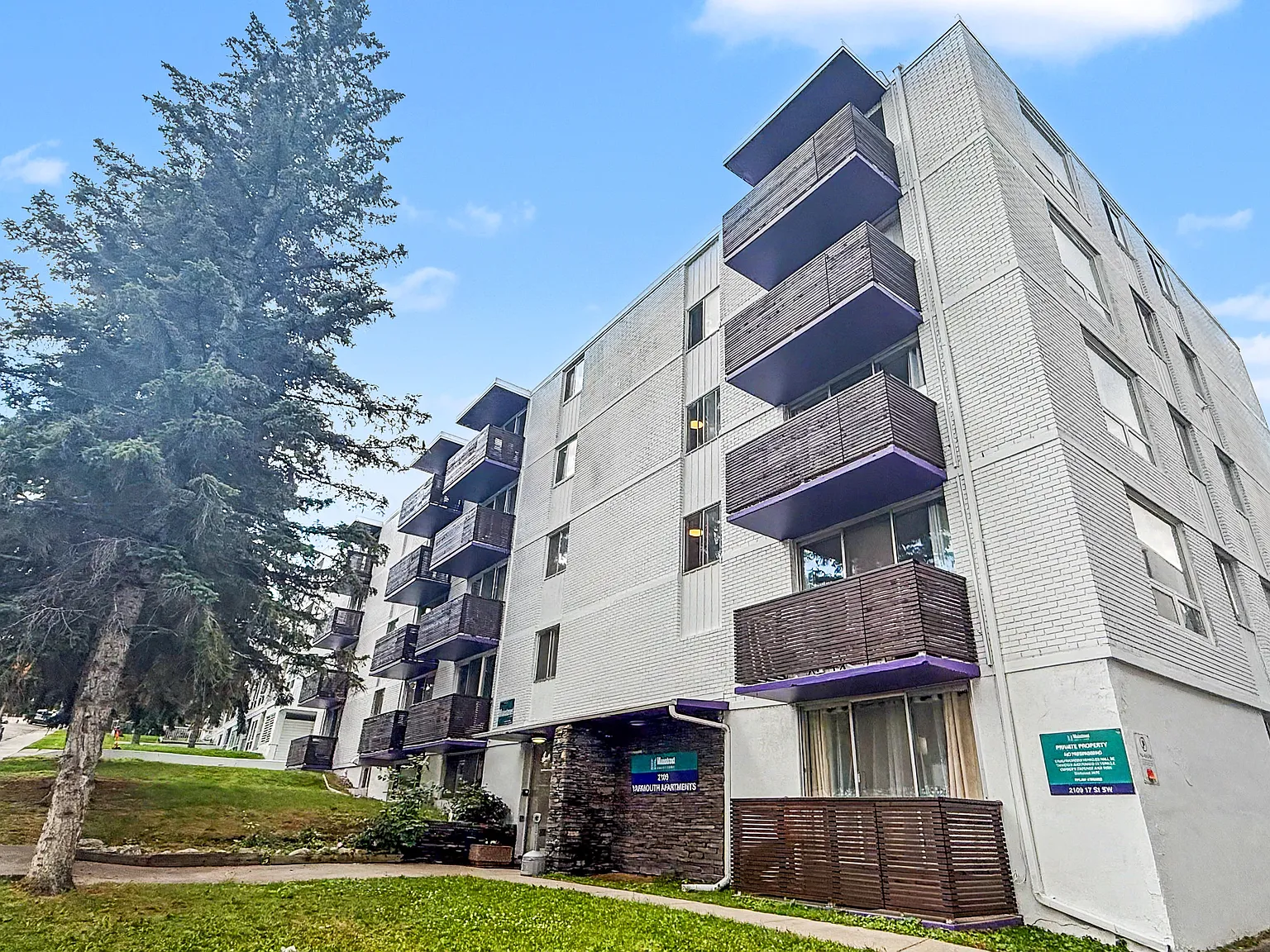 Yarmouth Apartments — Photo 2