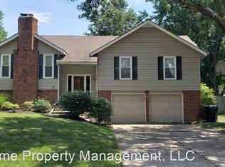 13939 S Sycamore St, Olathe, KS 66062
