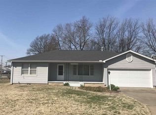1659 S B St, Blackwell, OK 74631