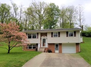 212 Round Table Dr, Clarksburg, WV