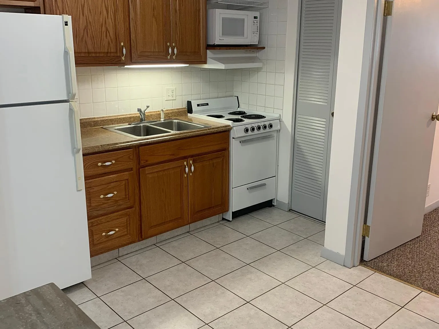 1 bed, 700 sqft, $800 — Photo 2